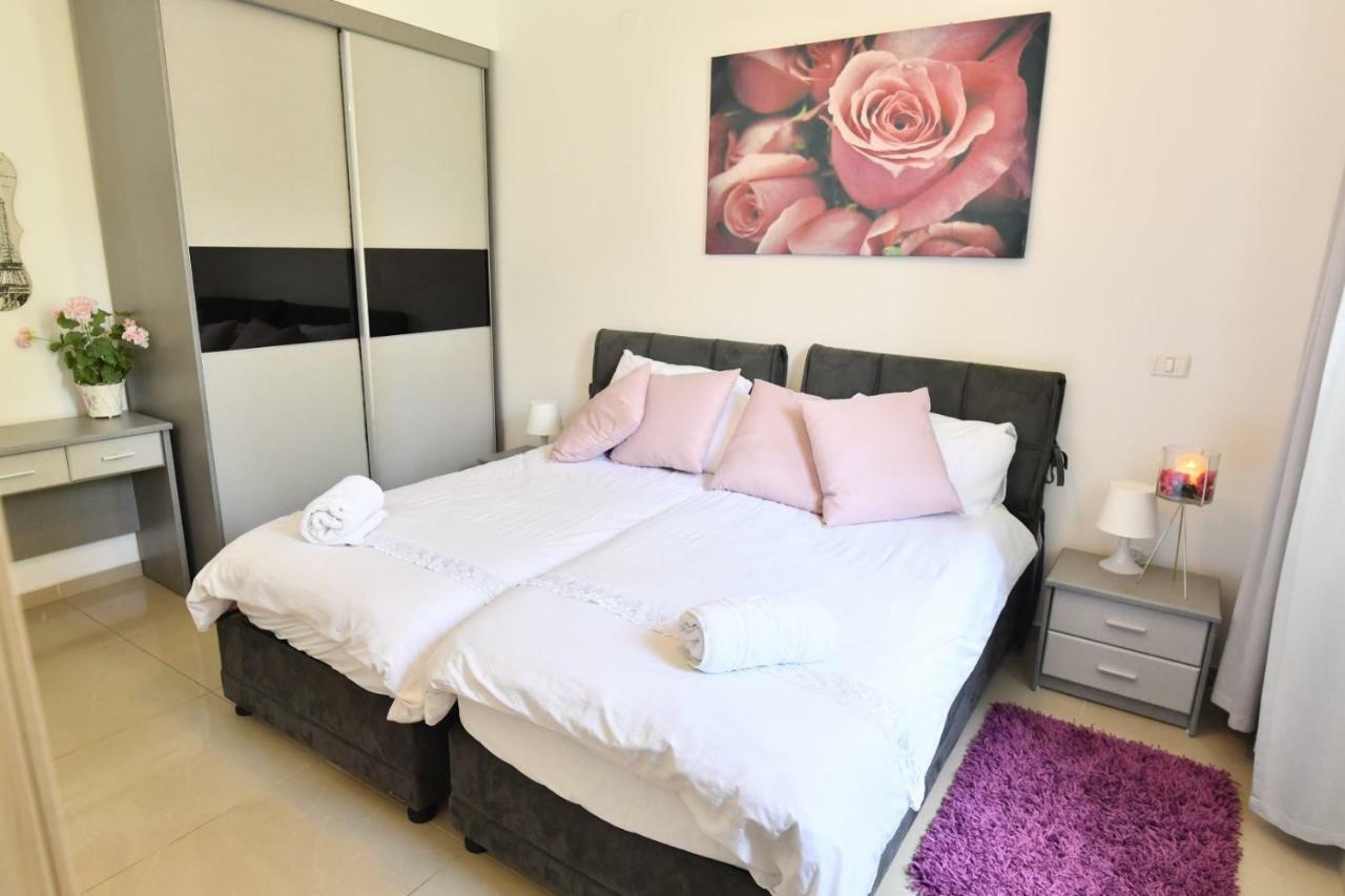 Saidoff, Amazing 4 Bedroom 3 Bath In City Center, Pool, Parking!!! Jerusalem Ngoại thất bức ảnh
