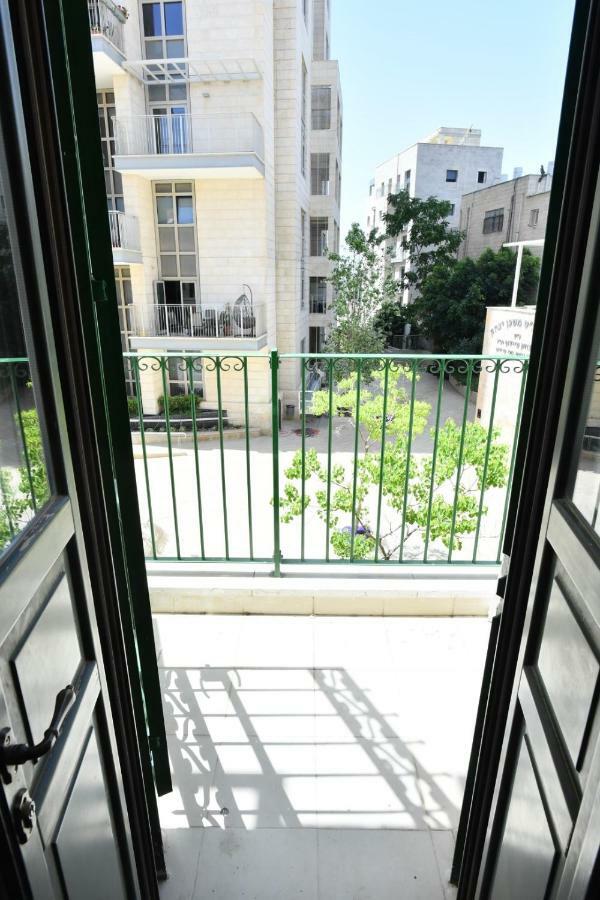Saidoff, Amazing 4 Bedroom 3 Bath In City Center, Pool, Parking!!! Jerusalem Ngoại thất bức ảnh