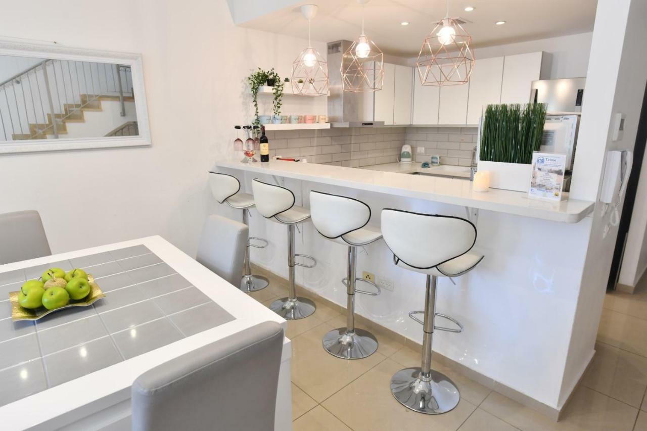 Saidoff, Amazing 4 Bedroom 3 Bath In City Center, Pool, Parking!!! Jerusalem Ngoại thất bức ảnh