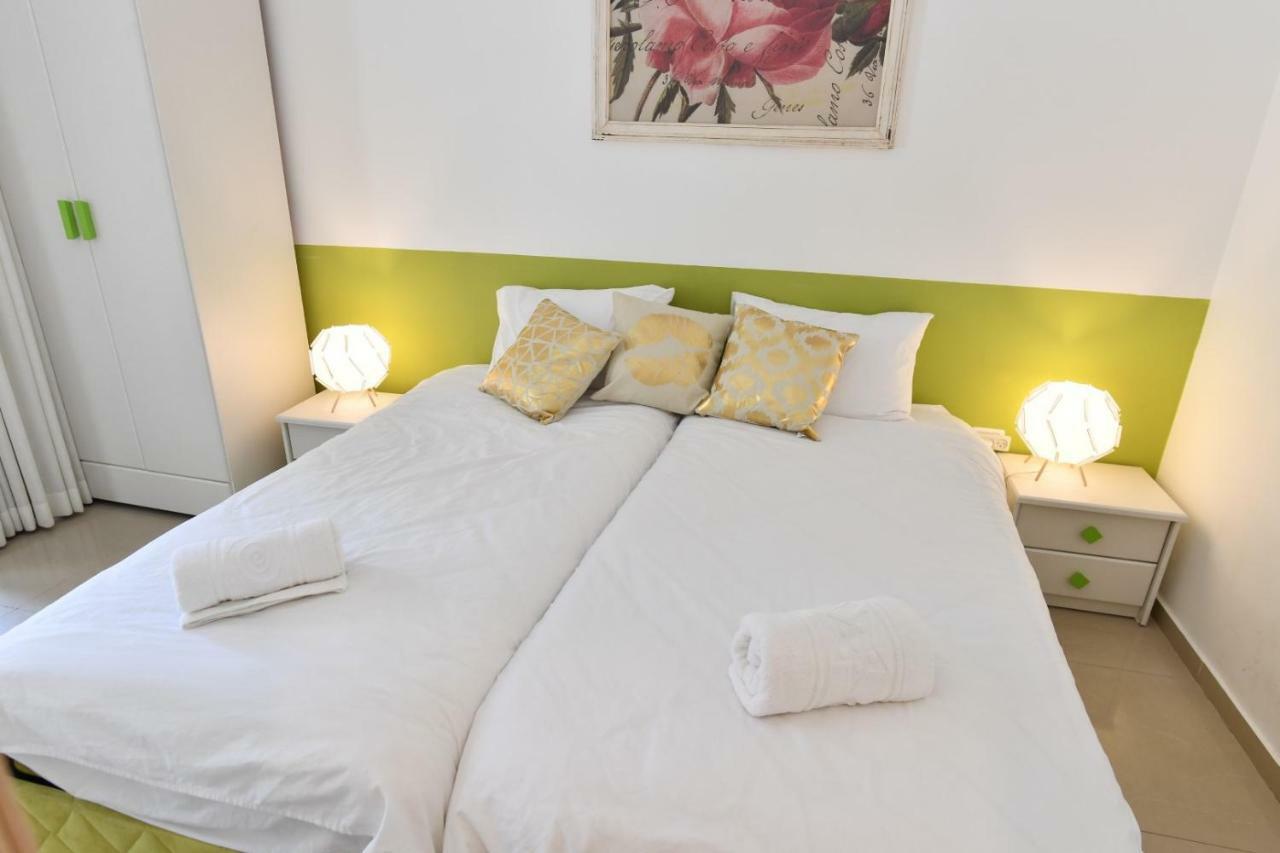 Saidoff, Amazing 4 Bedroom 3 Bath In City Center, Pool, Parking!!! Jerusalem Ngoại thất bức ảnh