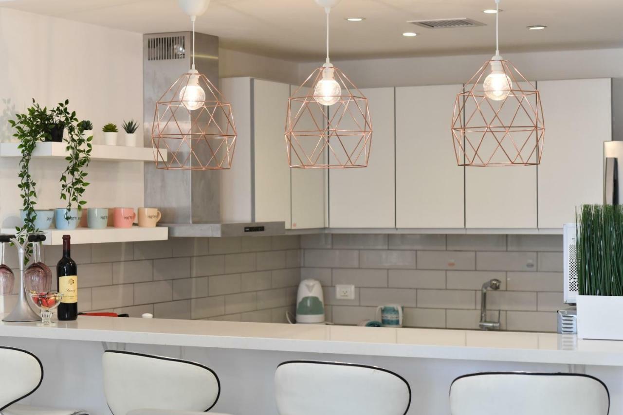 Saidoff, Amazing 4 Bedroom 3 Bath In City Center, Pool, Parking!!! Jerusalem Ngoại thất bức ảnh